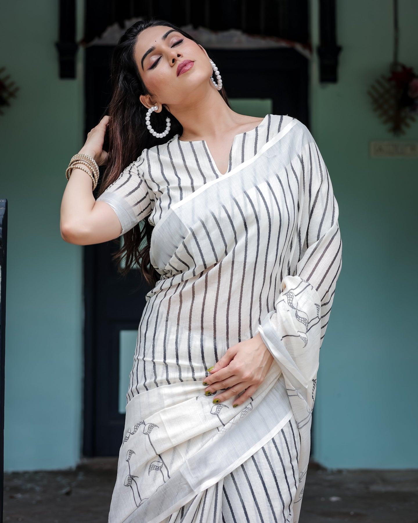 Luxury Ivory Striped Linen Saree | Shaadigruh SD1004