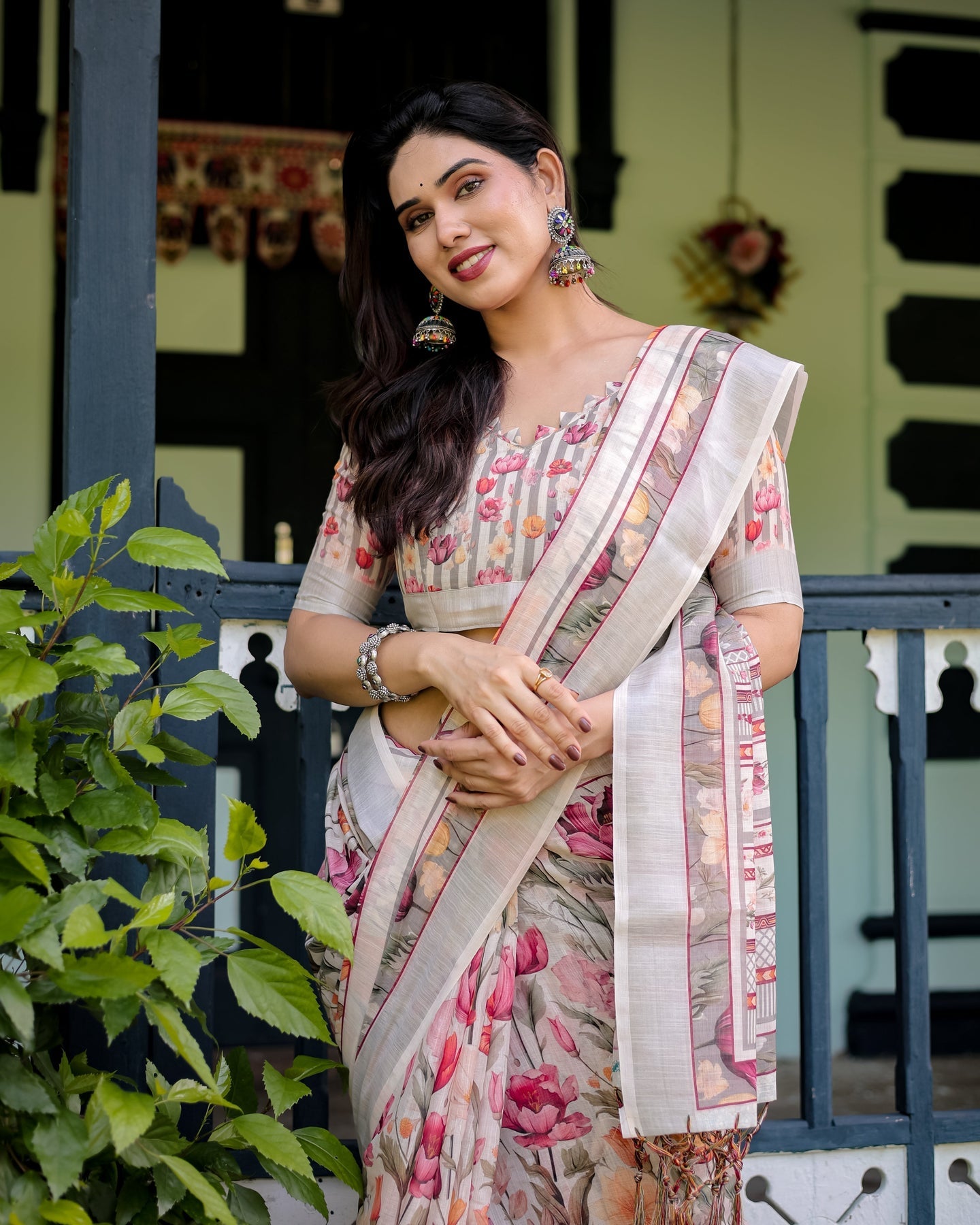 Floral Ivory Linen Saree | Shaadigruh SD1044