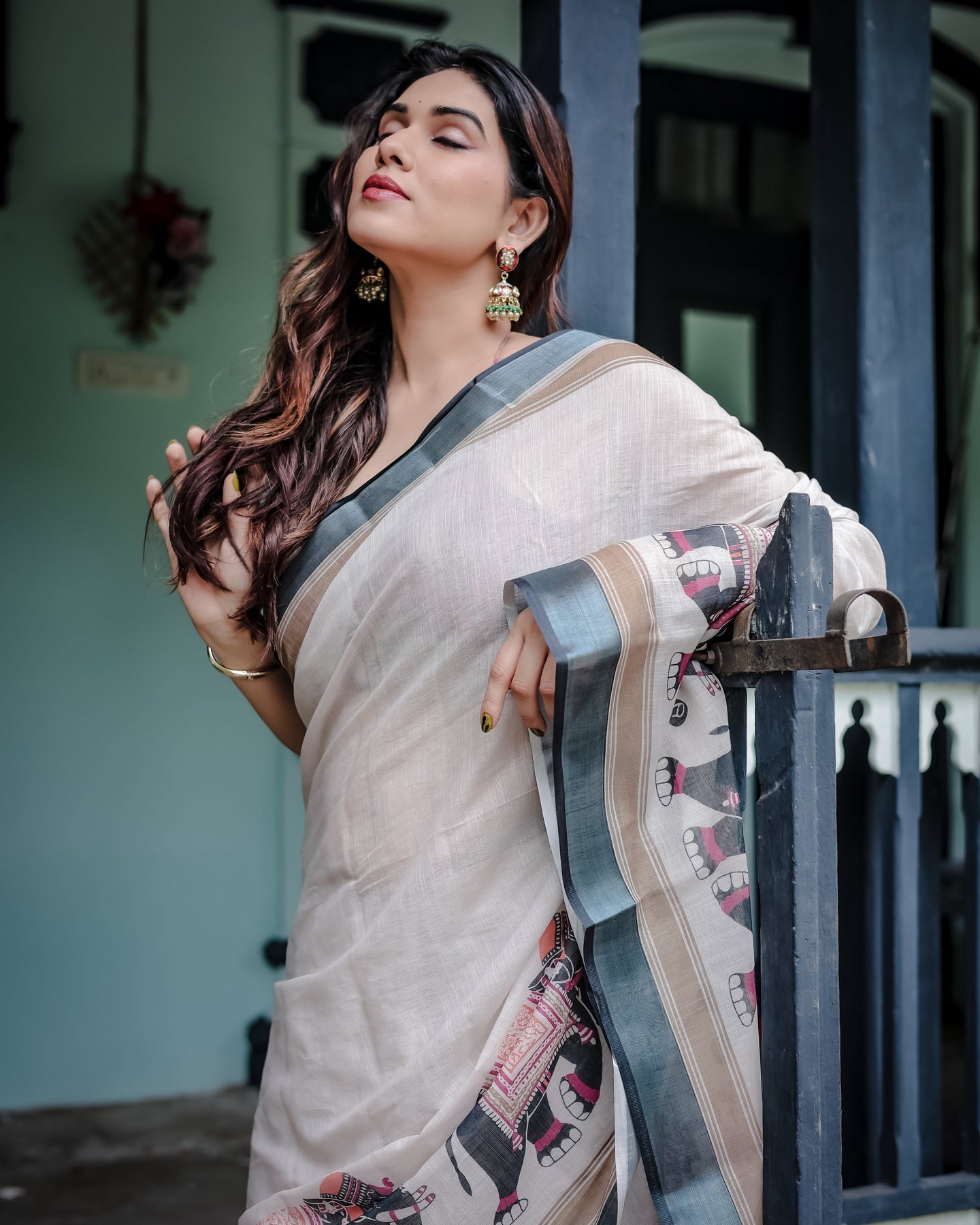 Luxury Ivory Elephant Motif Linen Saree | Shaadigruh SD1015