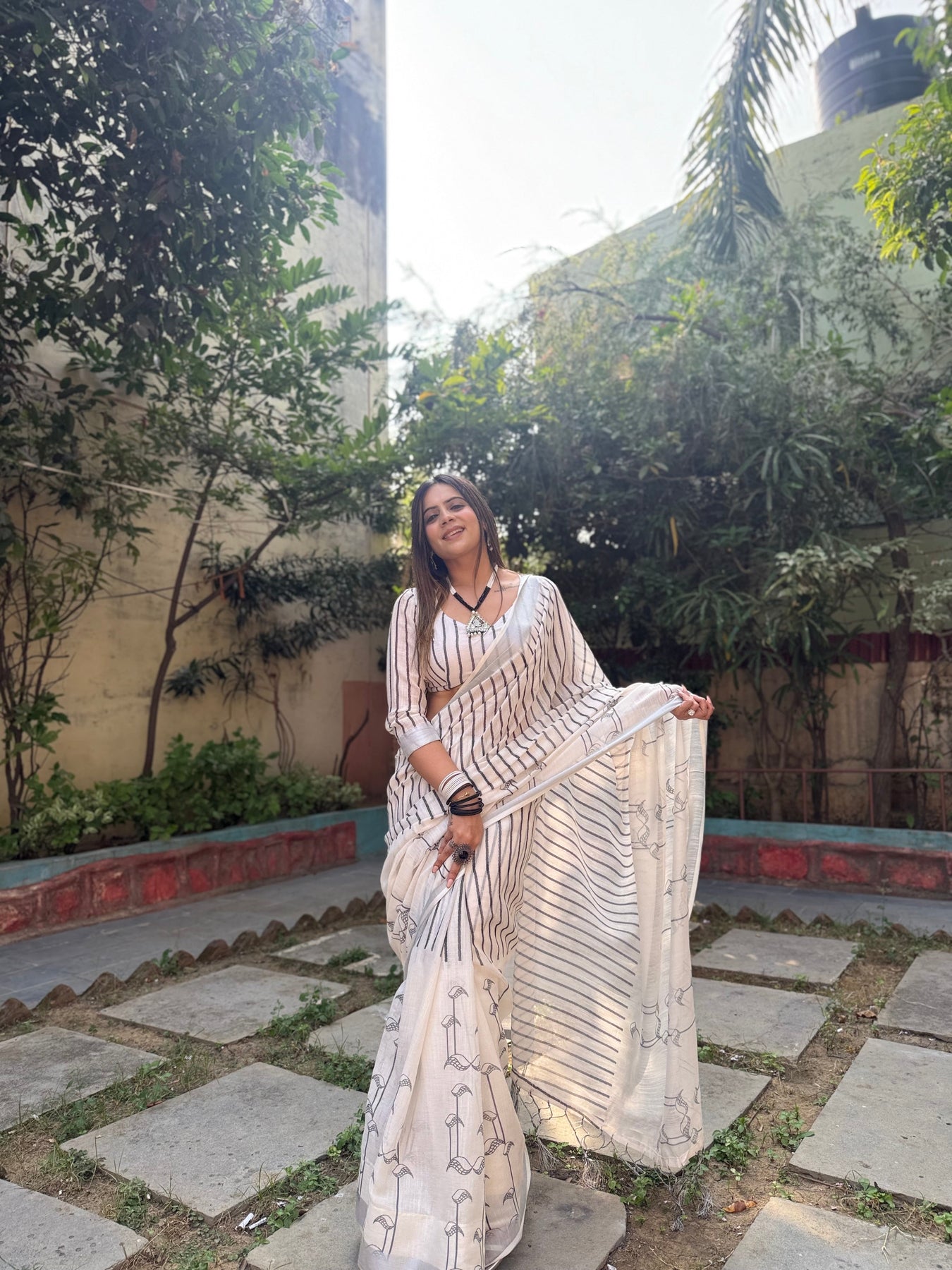 Luxury Off-White Striped Linen Saree | Shaadigruh SD1031