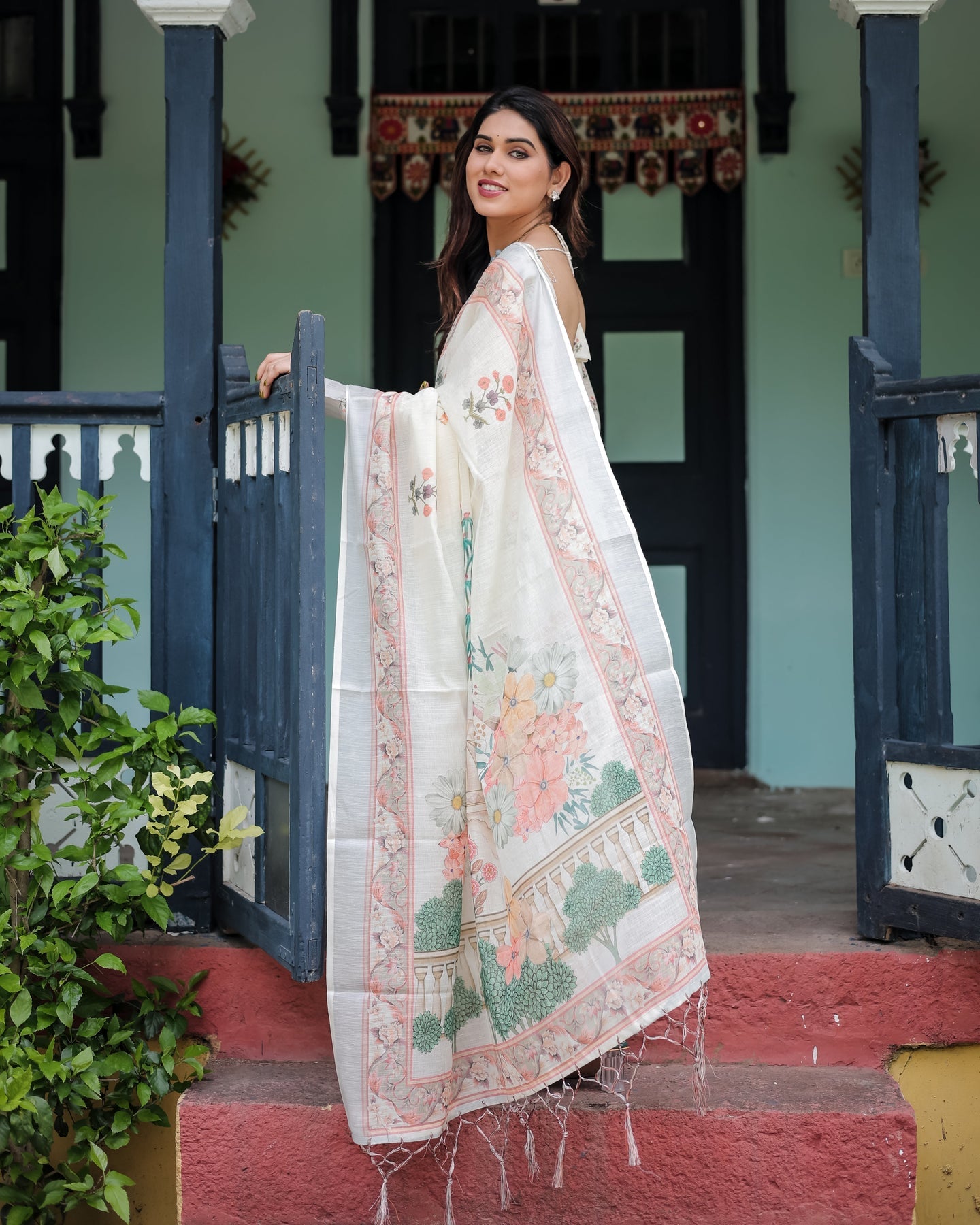 Elegant Floral Printed Linen Saree with Soft Border | Shaadigruh SD1001