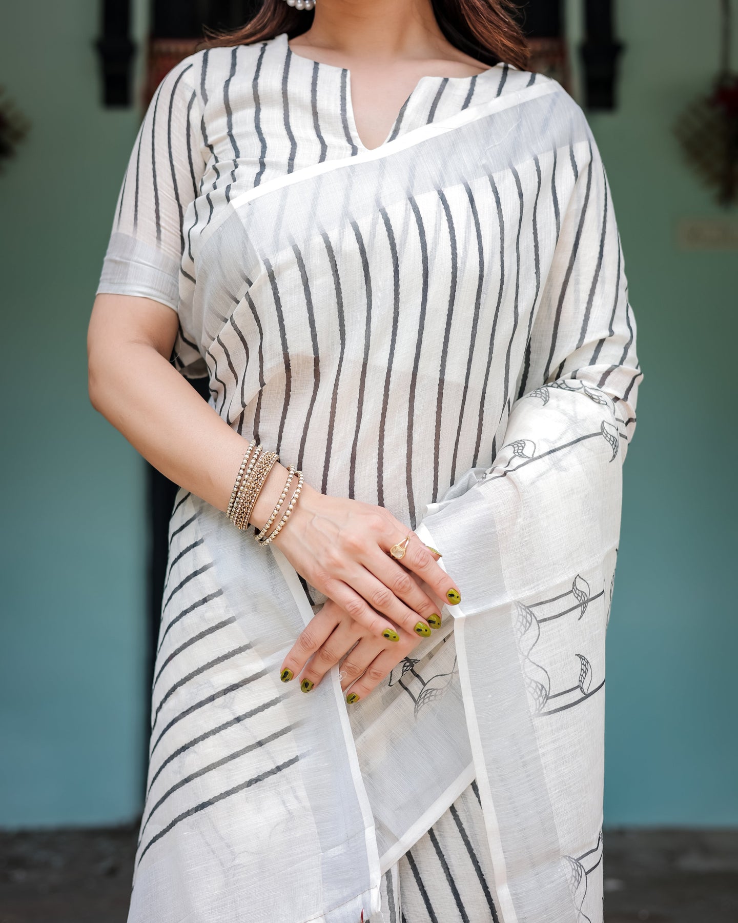 Luxury Ivory Striped Linen Saree | Shaadigruh SD1004