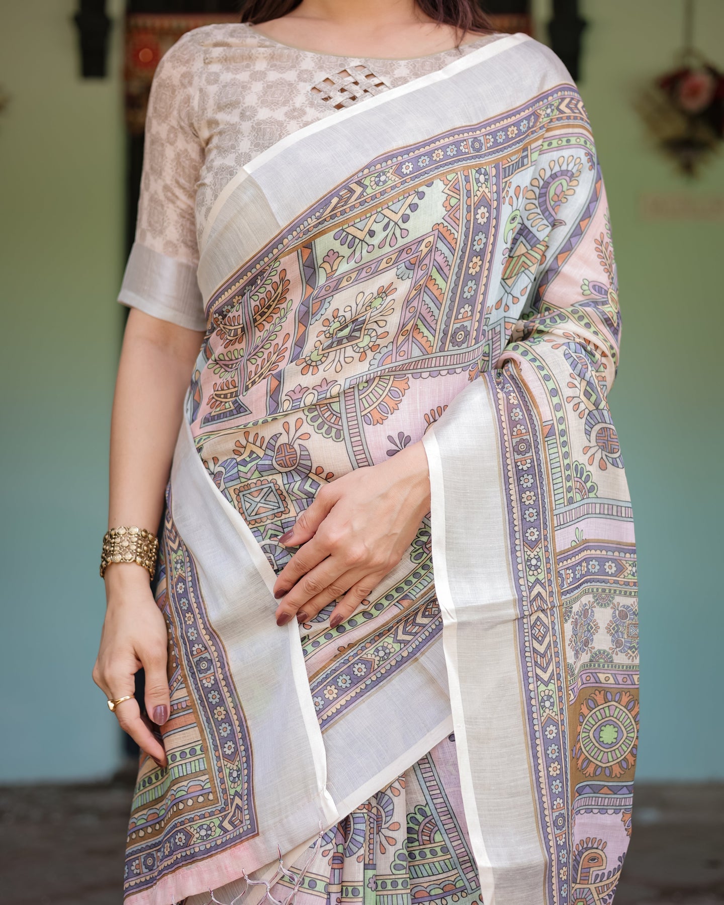 Beige Tribal Print Linen Saree | Shaadigruh SD1049