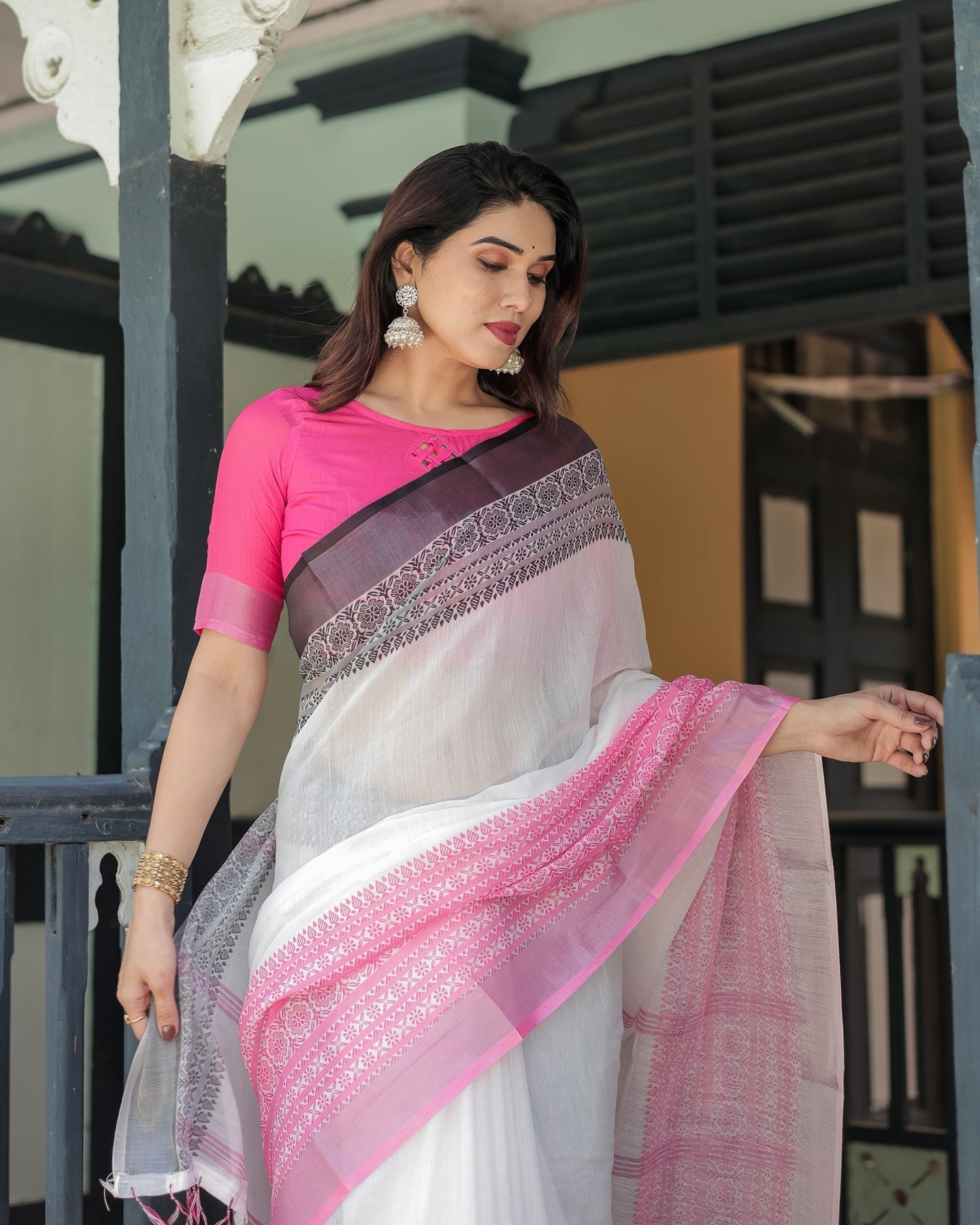 Luxury White & Blush Pink Linen Saree | Shaadigruh SD1032