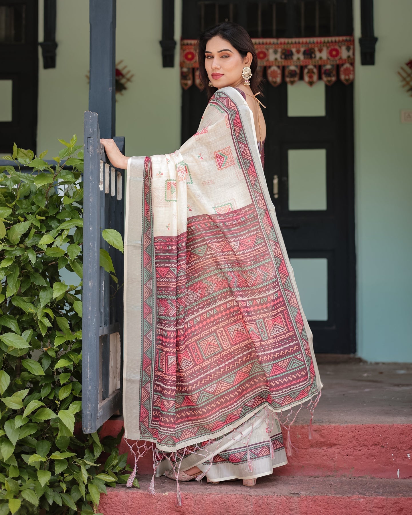 Luxury Ivory Geometric Printed Linen Saree | Shaadigruh SD1020