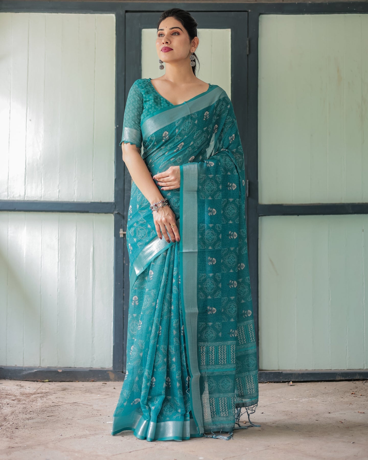 Luxury Teal Printed Linen Saree | Shaadigruh SD1003