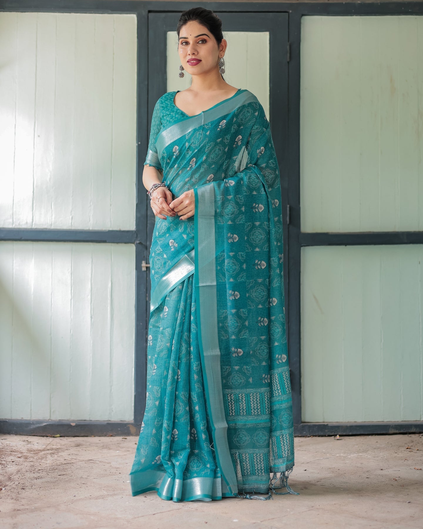 Luxury Teal Printed Linen Saree | Shaadigruh SD1003