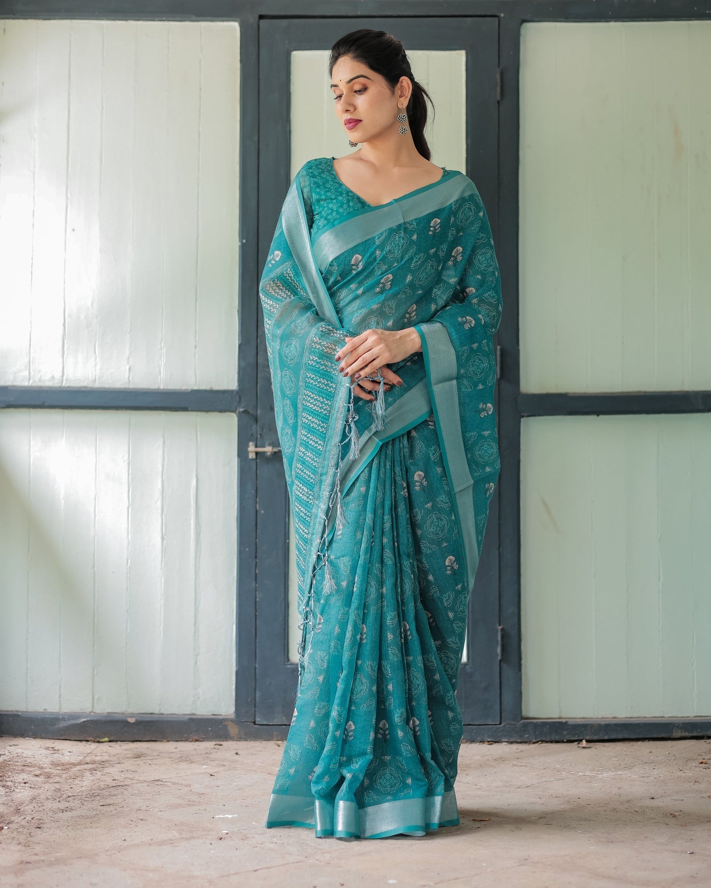 Luxury Teal Printed Linen Saree | Shaadigruh SD1003
