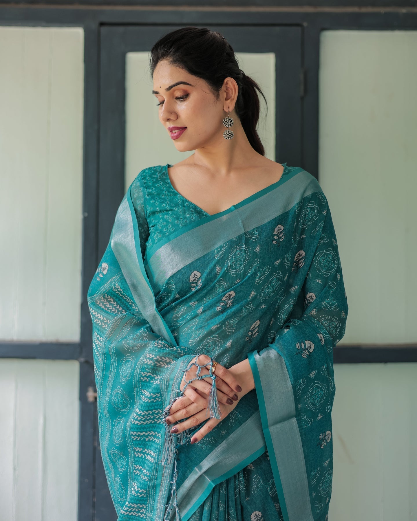 Luxury Teal Printed Linen Saree | Shaadigruh SD1003