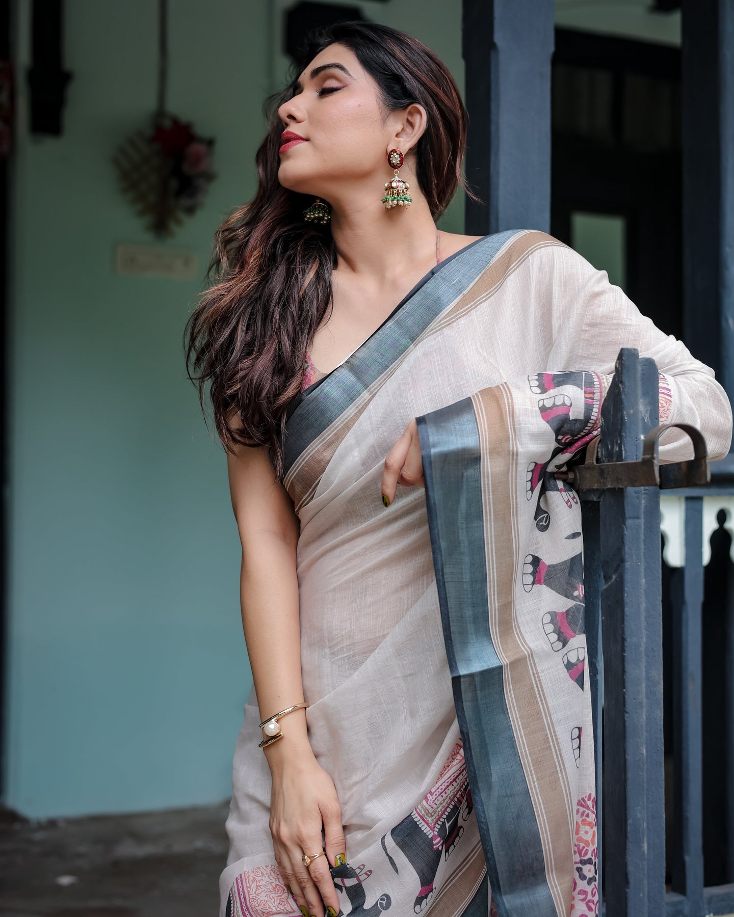 Luxury Ivory Elephant Motif Linen Saree | Shaadigruh SD1015