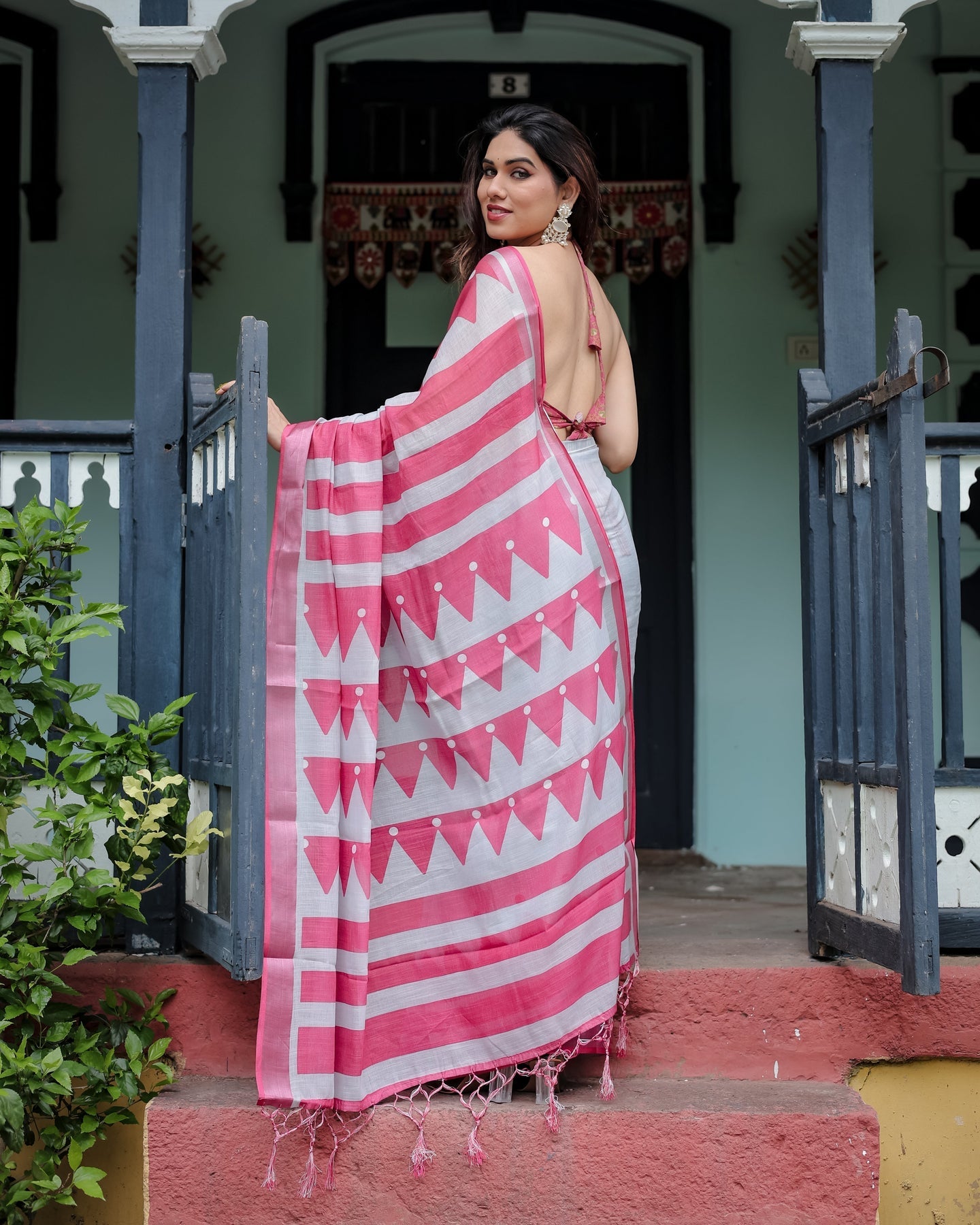 Elegant White & Rose Pink Linen Saree | Shaadigruh SD1033