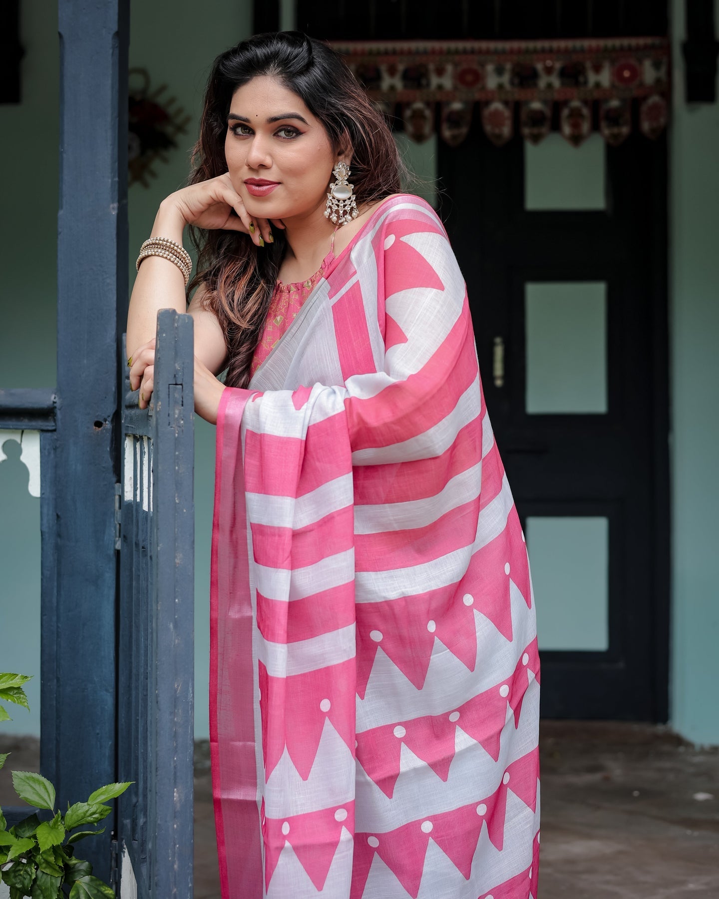 Elegant White & Rose Pink Linen Saree | Shaadigruh SD1033