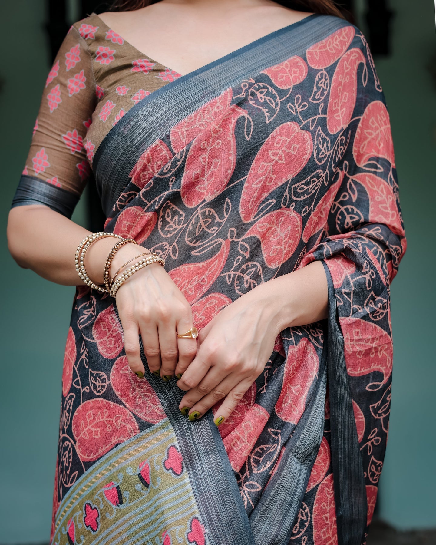 Charcoal Black Paisley Linen Saree | Shaadigruh SD1042