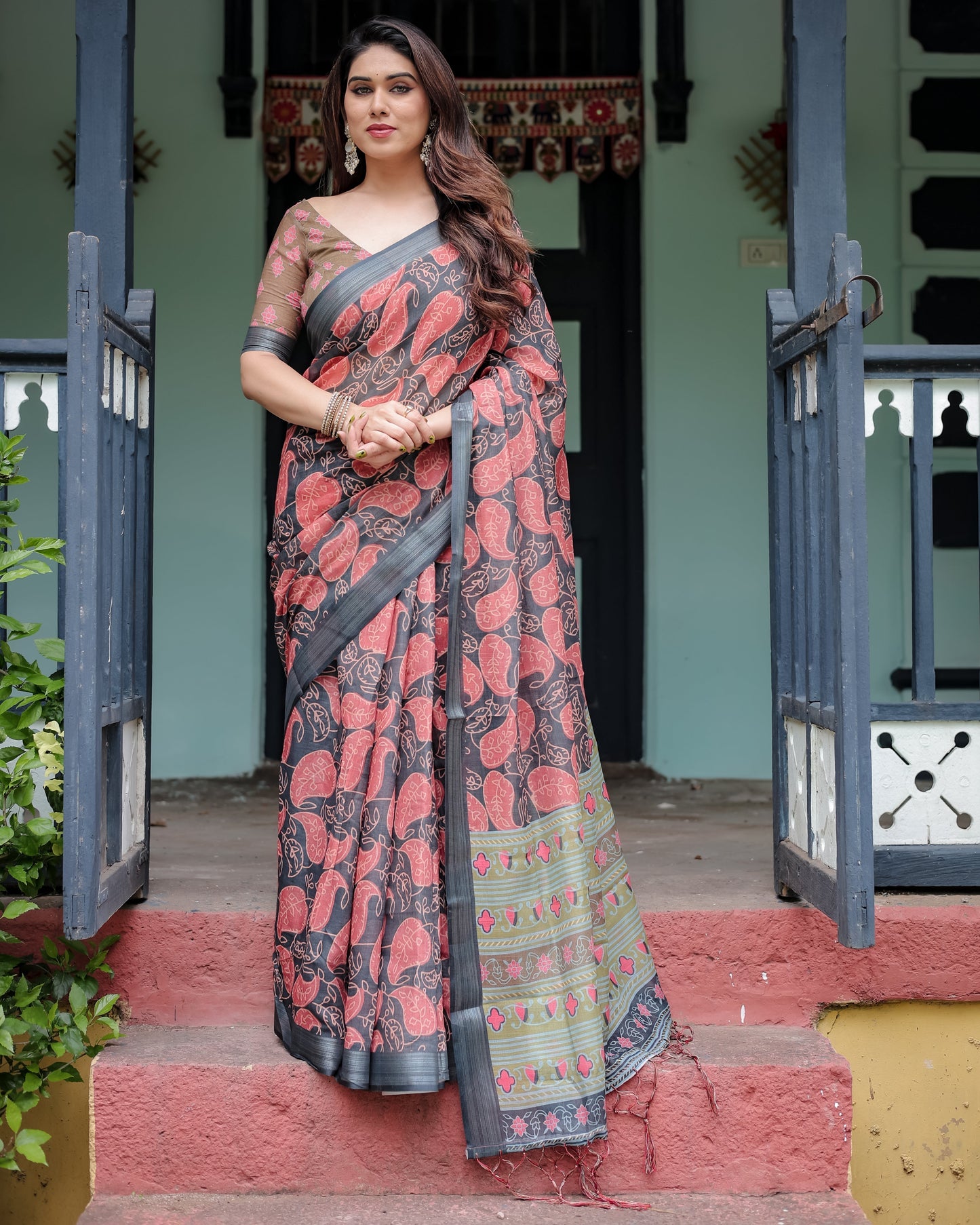 Charcoal Black Paisley Linen Saree | Shaadigruh SD1042