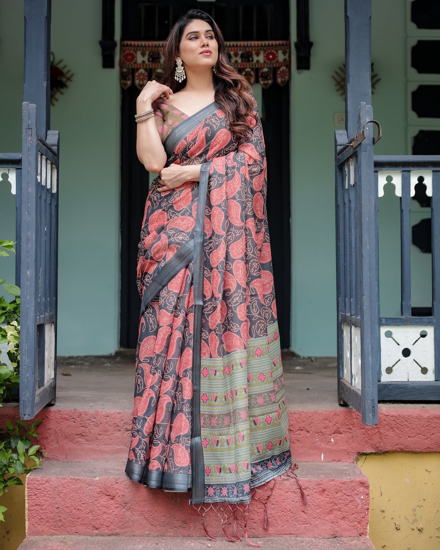 Charcoal Black Paisley Linen Saree | Shaadigruh SD1042