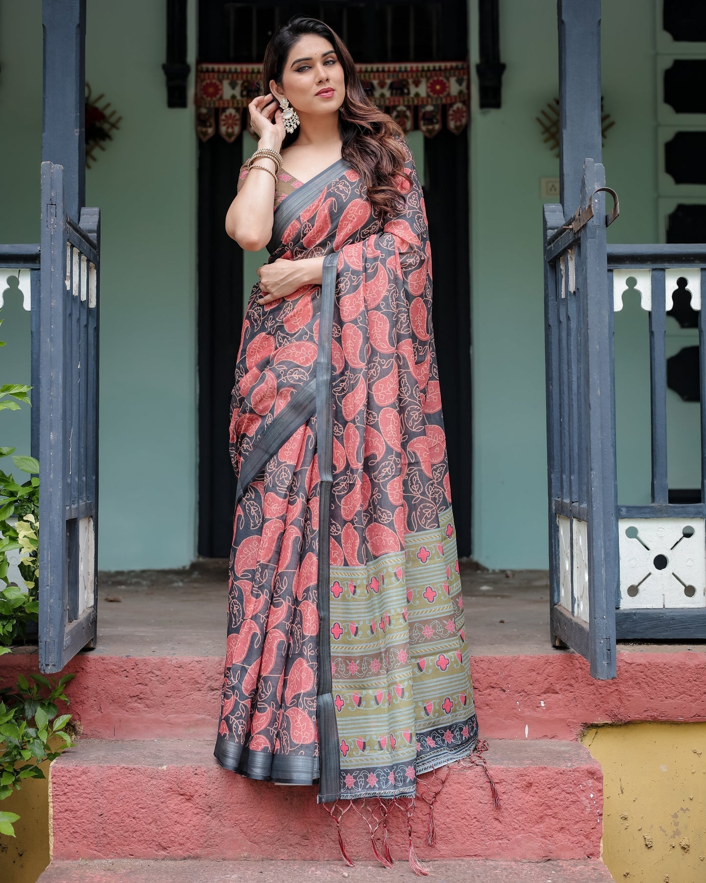 Charcoal Black Paisley Linen Saree | Shaadigruh SD1042