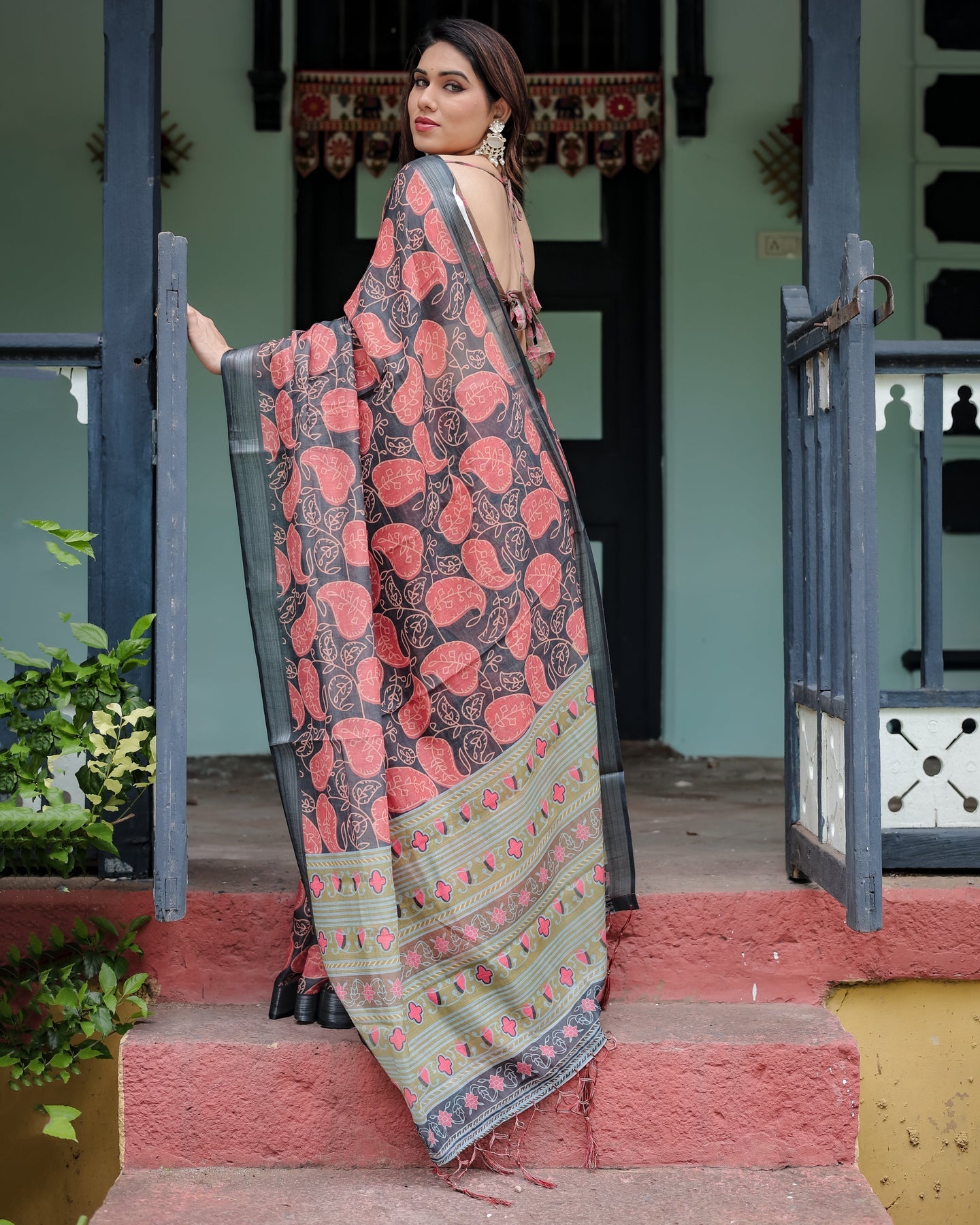 Charcoal Black Paisley Linen Saree | Shaadigruh SD1042
