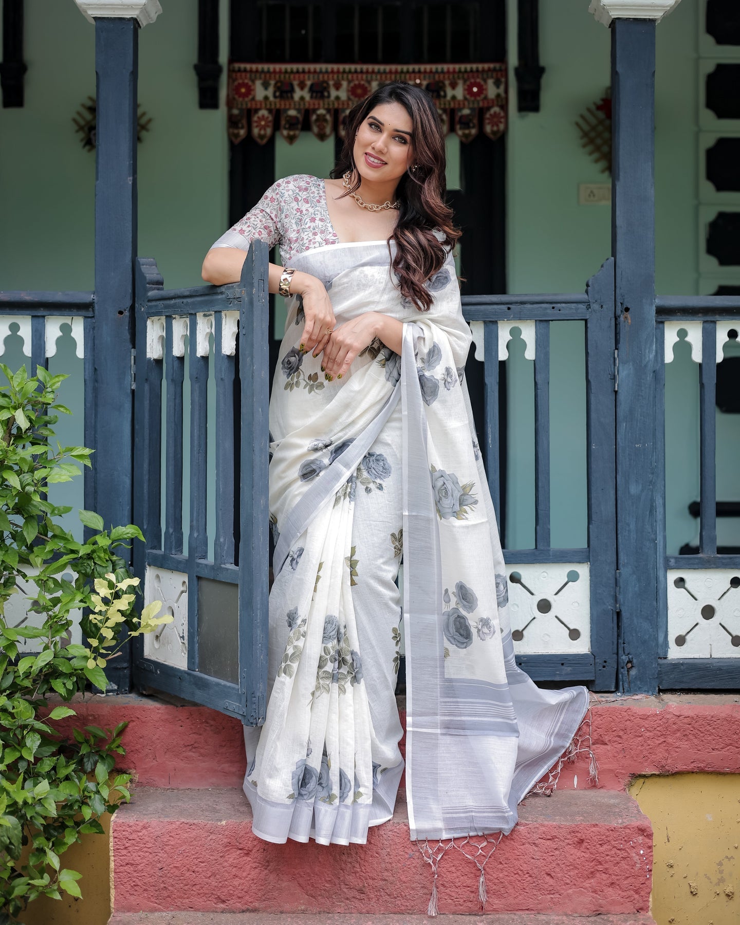 Luxury Ivory Floral Linen Saree | Shaadigruh SD1009