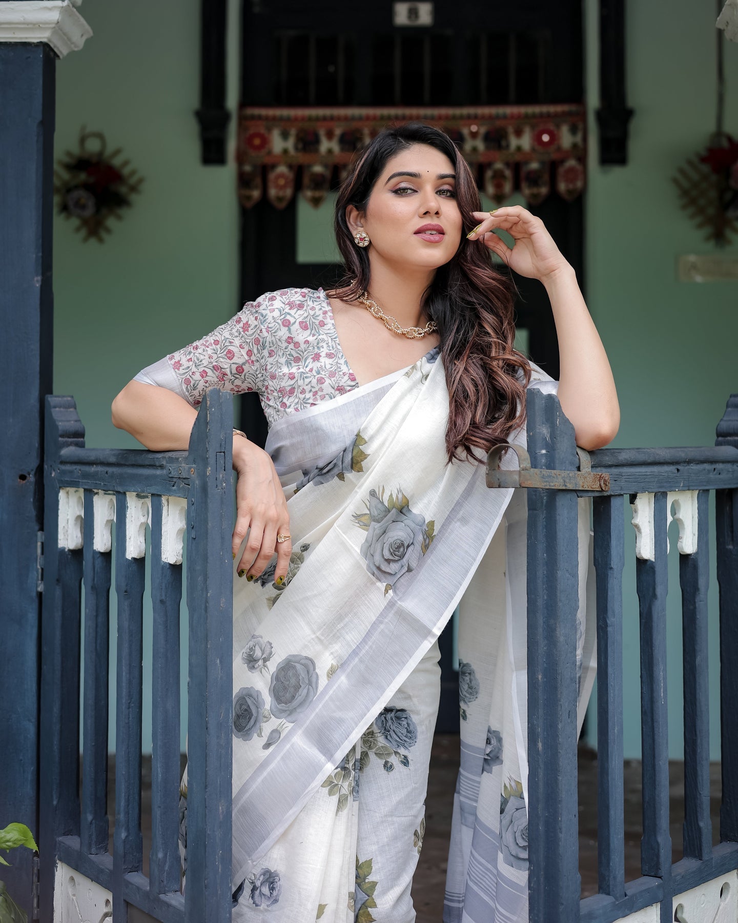 Luxury Ivory Floral Linen Saree | Shaadigruh SD1009