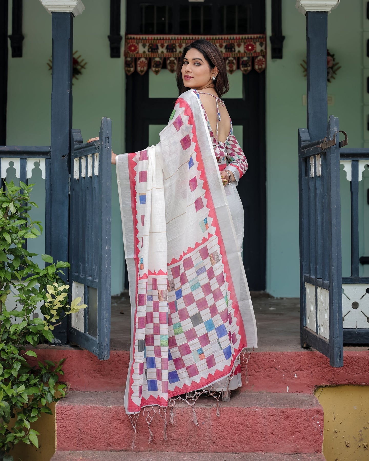 Luxury Ivory Multicolor Geometric Linen Saree | Shaadigruh SD1014