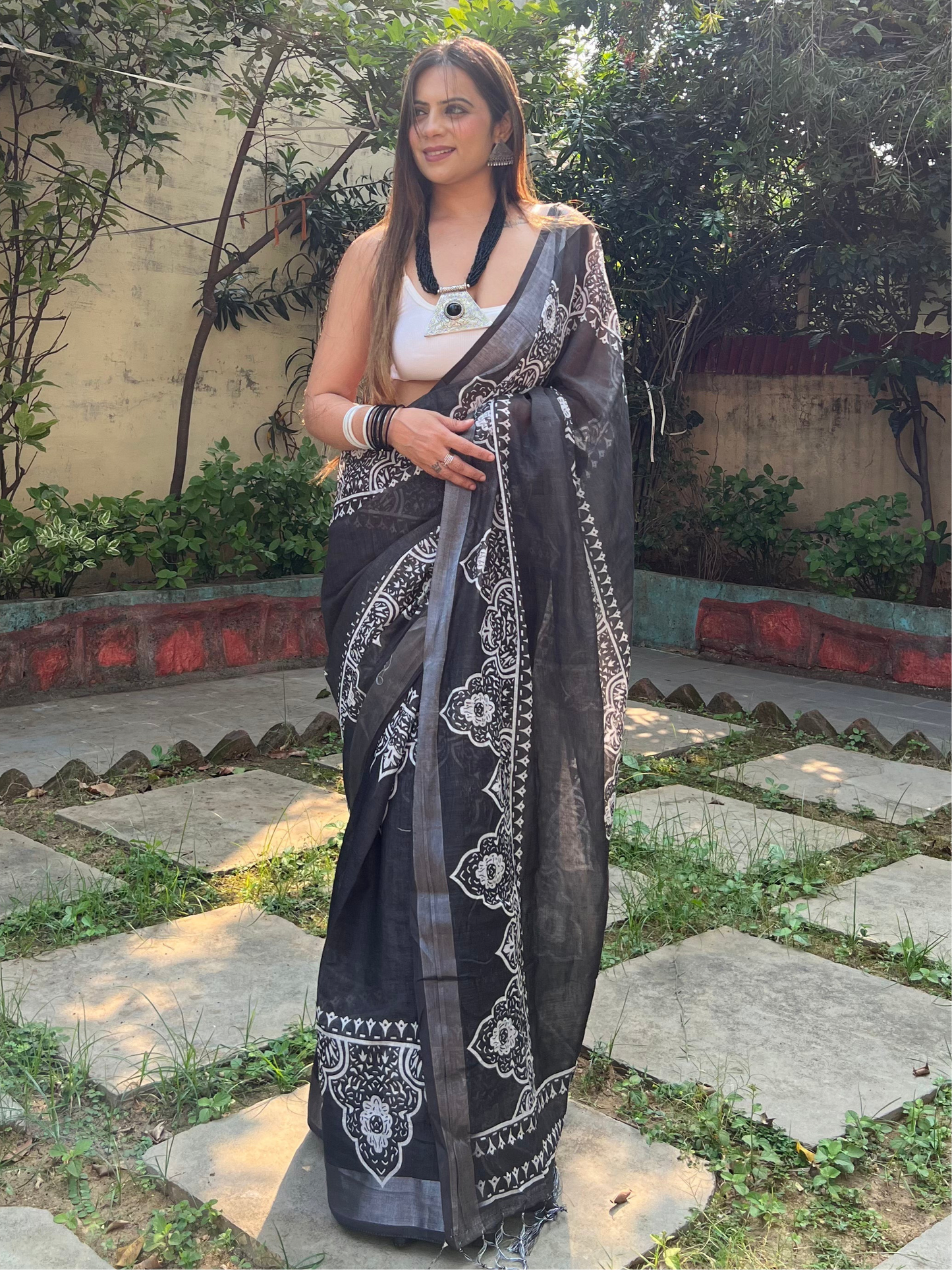 Charcoal Black Printed Linen Saree | Shaadigruh SD1038