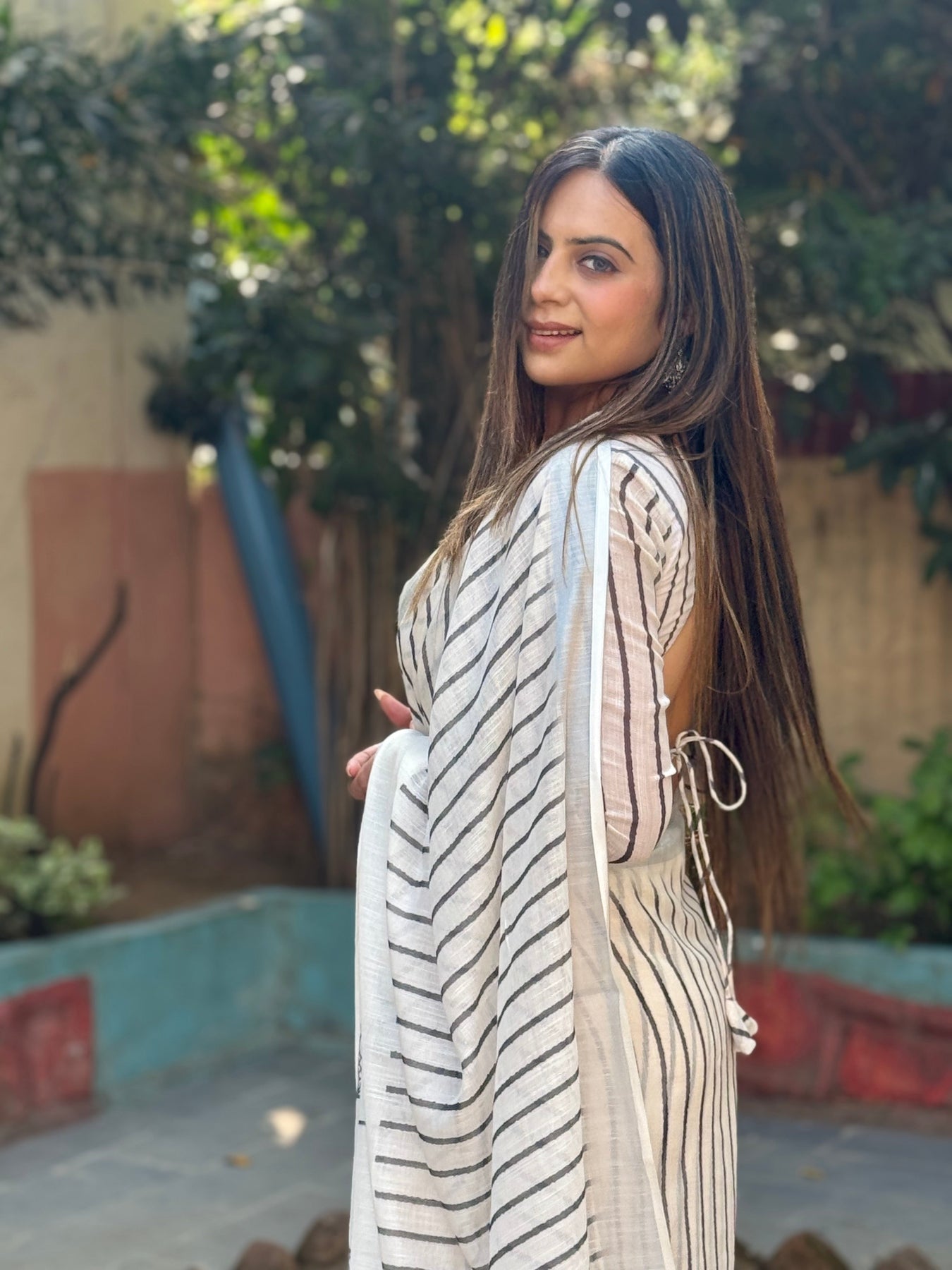 Luxury Off-White Striped Linen Saree | Shaadigruh SD1031