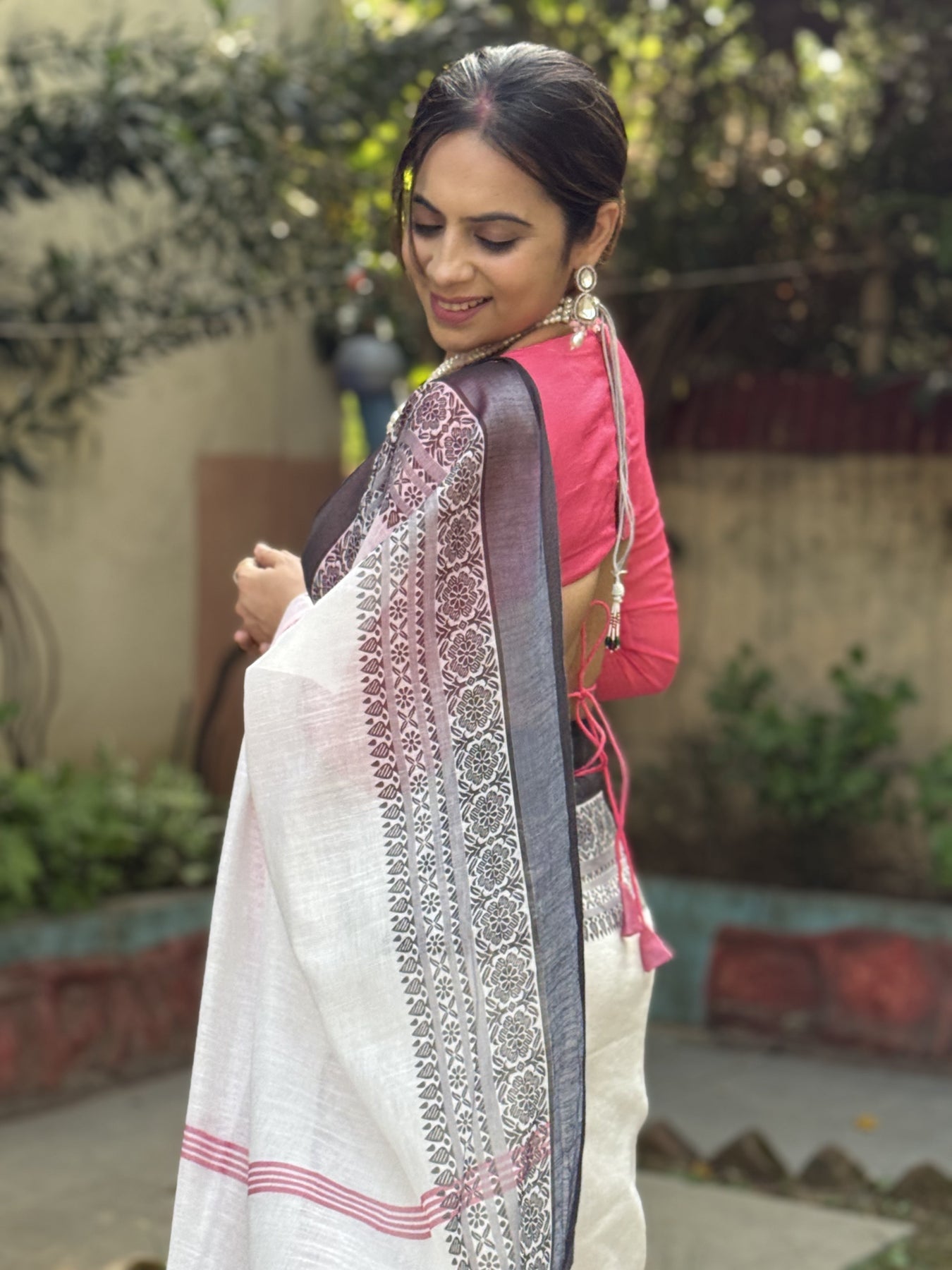 White & Blush Pink Linen Saree | Shaadigruh SD1043
